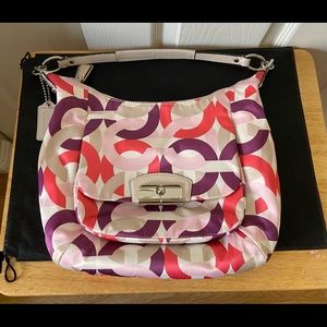 ⛔️SOLD⛔️Coach Handbag/ Crossbody